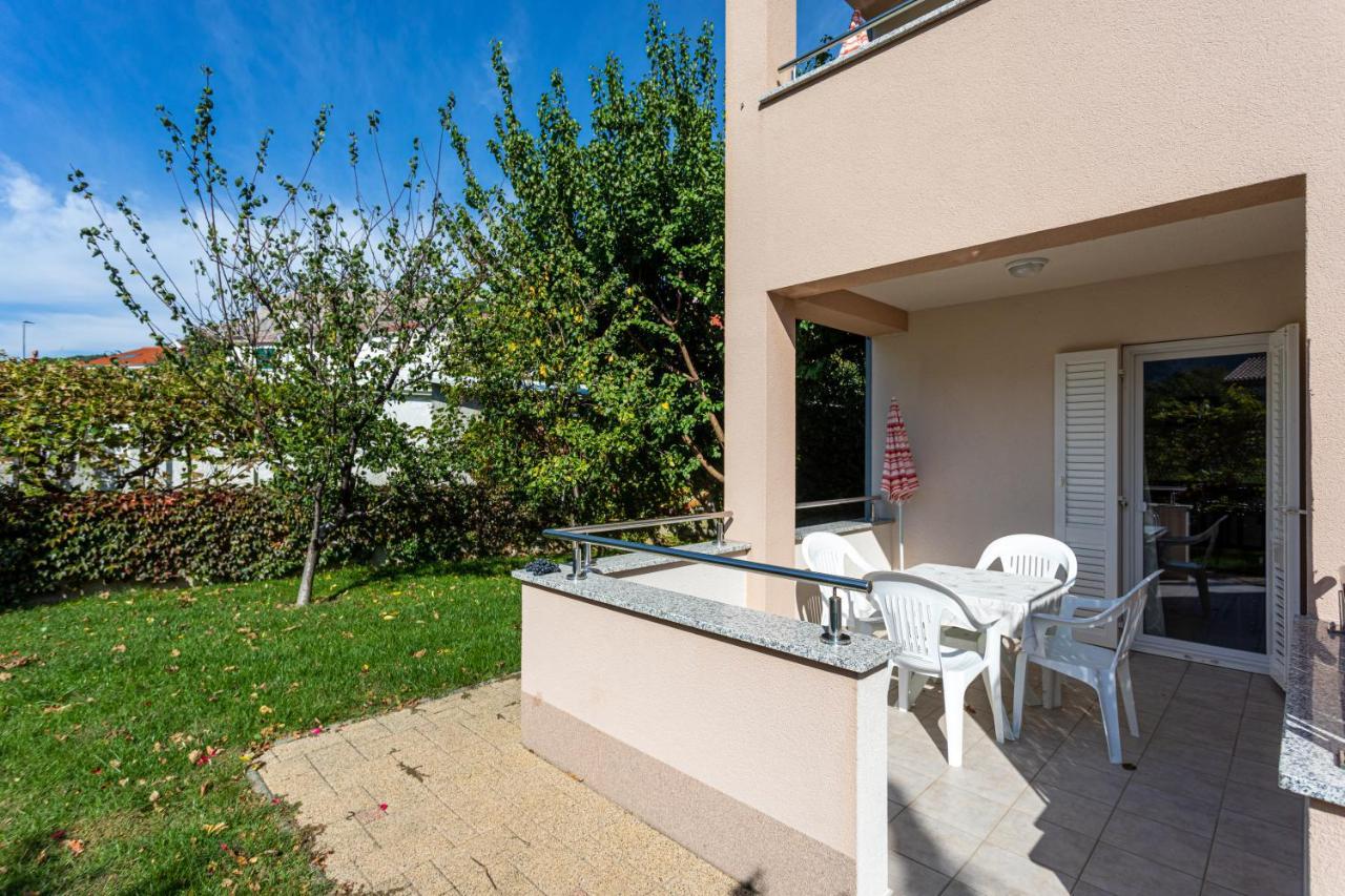 Apartments Crnekovic V Baška Exterior foto